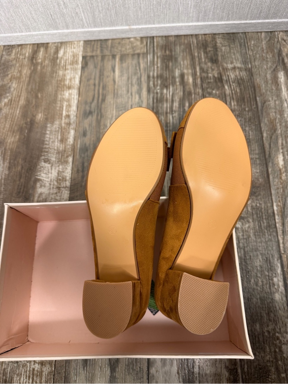 Benassal Women's Tan Block Heel Pumps with Bow and Metal Accent Size 8.5 - Picture 13 of 16